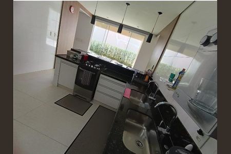 Apartamento à venda com 255m², 4 quartos e 6 vagas