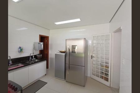 Apartamento à venda com 255m², 4 quartos e 6 vagas