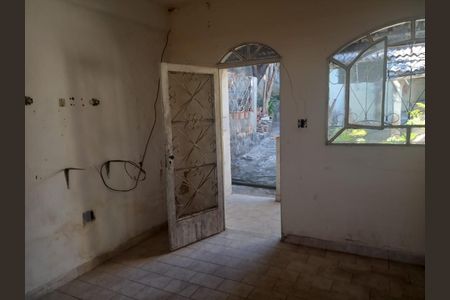 Casa à venda com 3 quartos, 360m² em Pirajá, Belo Horizonte