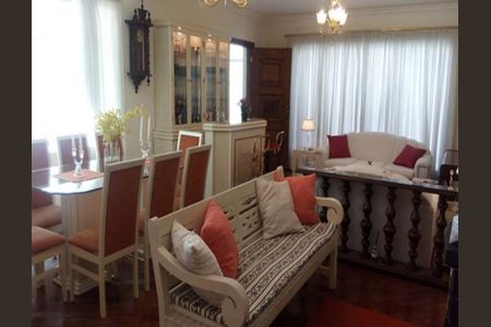 Casa à venda com 3 quartos, 240m² em Mirandópolis, São Paulo