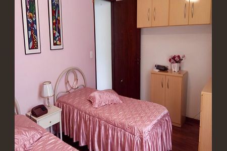 Casa à venda com 3 quartos, 240m² em Mirandópolis, São Paulo