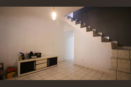 Casa para alugar com 4 quartos, 120m² em Cidade Satelite Santa Barbara, São Paulo