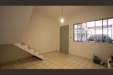 Casa para alugar com 4 quartos, 120m² em Cidade Satelite Santa Barbara, São Paulo