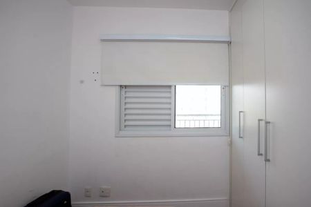Apartamento à venda com 91m², 3 quartos e 2 vagas Apartamento à venda com 91m², 3 quartos e 2 vagasJanela com persianas brancas e vista para o lado de fora, com uma porta de vidro e uma janela com persianas brancas.