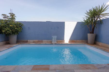 Casa para alugar com 300m², 3 quartos e 2 vagasÁrea comum - Piscina