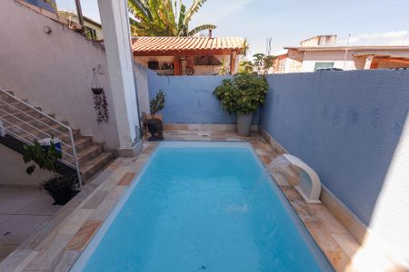 Casa para alugar com 300m², 3 quartos e 2 vagasÁrea comum - Piscina