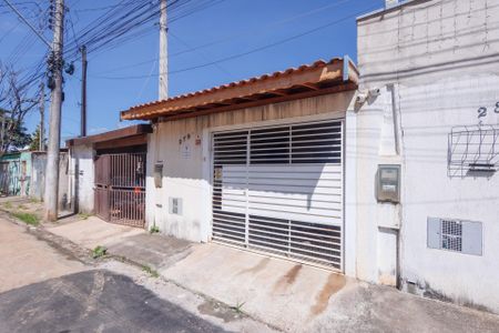 Casa para alugar com 300m², 3 quartos e 2 vagasFachada