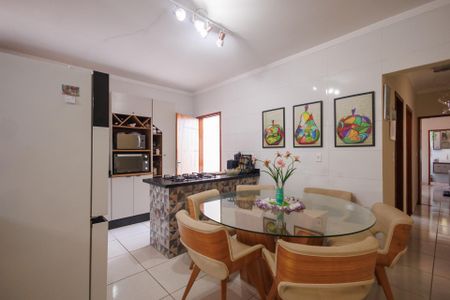 Casa para alugar com 300m², 3 quartos e 2 vagasSala de jantar