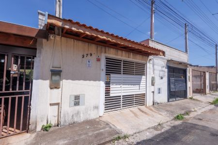 Casa para alugar com 300m², 3 quartos e 2 vagasFachada