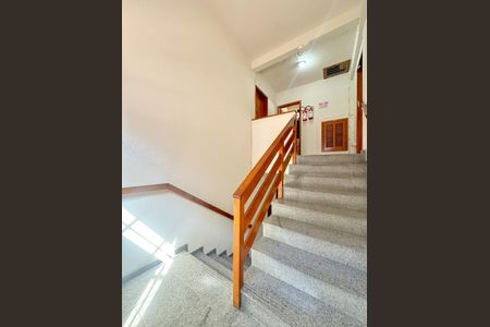 Apartamento para alugar com 70m², 1 quarto e sem vagaEscada