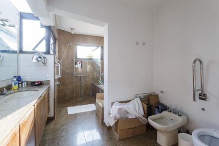 Apartamento à venda com 345m², 3 quartos e 3 vagasBanheiro da Suíte 3