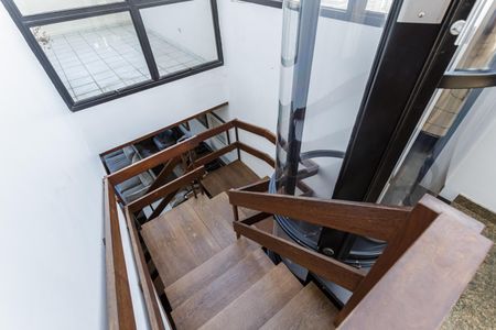 Apartamento à venda com 345m², 3 quartos e 3 vagasEscada