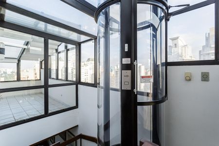 Apartamento à venda com 345m², 3 quartos e 3 vagasCobertura