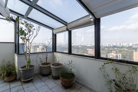 Apartamento à venda com 345m², 3 quartos e 3 vagasCobertura