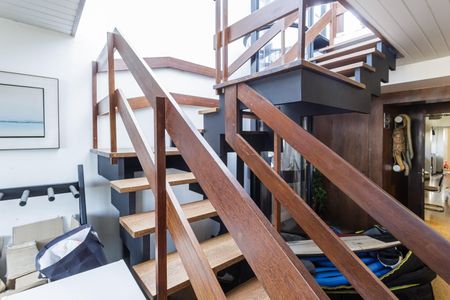 Apartamento à venda com 345m², 3 quartos e 3 vagasEscada