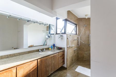 Apartamento à venda com 345m², 3 quartos e 3 vagasBanheiro da Suíte 3