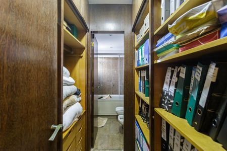 Apartamento à venda com 345m², 3 quartos e 3 vagasCloset da suíte 1