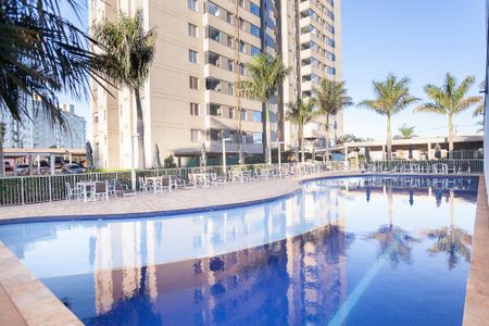 Apartamento à venda com 76m², 2 quartos e sem vagaÁrea comum - Piscina