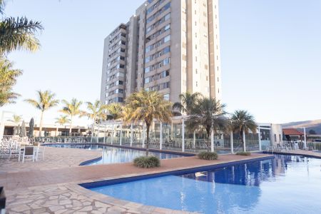 Apartamento à venda com 76m², 2 quartos e sem vagaÁrea comum - Piscina