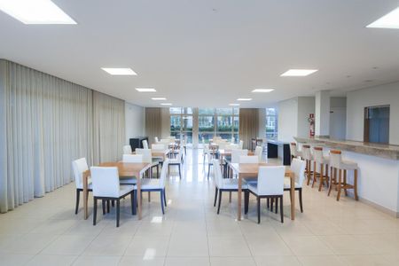 Apartamento à venda com 76m², 2 quartos e sem vagaÁrea comum - Salão de festas