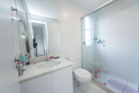Apartamento à venda com 76m², 2 quartos e sem vagaBanheiro da Suíte