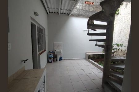 Casa à venda com 141m², 3 quartos e 3 vagasFoto 01