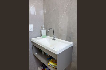 Apartamento à venda com 42m², 2 quartos e 1 vaga Apartamento à venda com 42m², 2 quartos e 1 vagaBanheiro