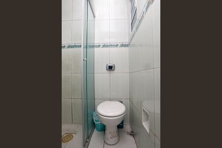 Banheiro de kitnet/studio para alugar com 1 quarto, 18m² em Centro Histórico, Porto Alegre