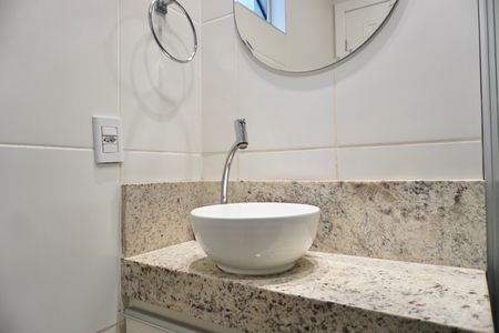 Apartamento para alugar com 72m², 3 quartos e 2 vagasSuíte- Banheiro 