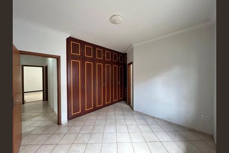 Casa para alugar com 160m², 4 quartos e 3 vagasQuarto
