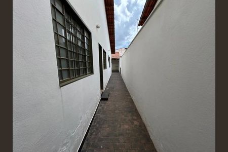 Casa para alugar com 160m², 4 quartos e 3 vagasCorredor