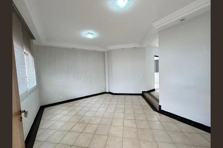 Casa para alugar com 160m², 4 quartos e 3 vagas Casa para alugar com 160m², 4 quartos e 3 vagasSala