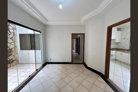 Casa para alugar com 160m², 4 quartos e 3 vagasSala