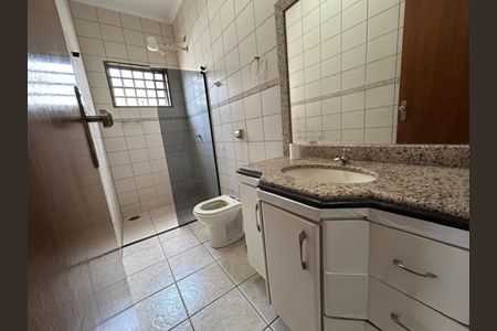 Casa para alugar com 160m², 4 quartos e 3 vagasBanheiro