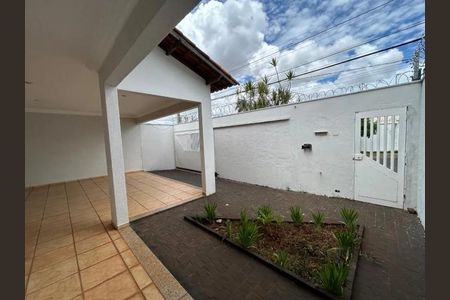 Casa para alugar com 160m², 4 quartos e 3 vagasÁrea externa