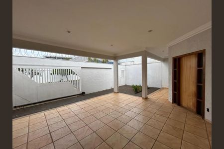 Casa para alugar com 160m², 4 quartos e 3 vagas Casa para alugar com 160m², 4 quartos e 3 vagasGaragem
