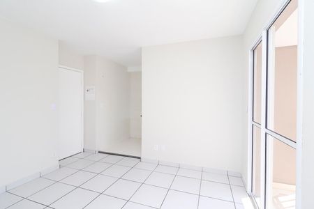 Sala de apartamento à venda com 2 quartos, 46m² em Vila Carmosina, São Paulo