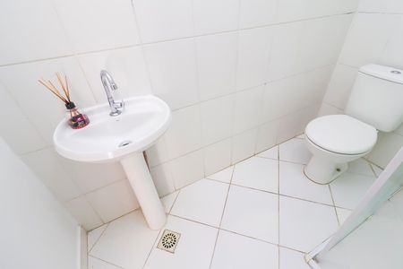 Apartamento à venda com 46m², 2 quartos e 1 vaga Apartamento à venda com 46m², 2 quartos e 1 vagaBanheiro