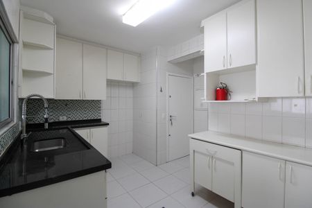 Apartamento à venda com 139m², 4 quartos e 2 vagasCozinha 