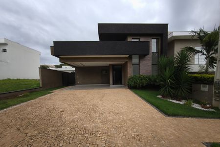 Casa de condomínio para alugar com 210m², 4 quartos e 4 vagas Casa de condomínio para alugar com 210m², 4 quartos e 4 vagasFachada