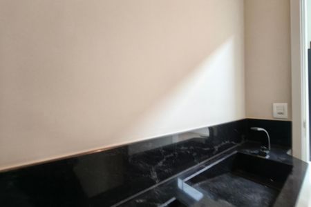 Casa de condomínio para alugar com 210m², 4 quartos e 4 vagas Casa de condomínio para alugar com 210m², 4 quartos e 4 vagasBanheiro de serviço