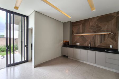 Casa de condomínio para alugar com 210m², 4 quartos e 4 vagas Casa de condomínio para alugar com 210m², 4 quartos e 4 vagasÁrea de Serviço