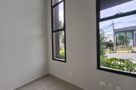 Casa de condomínio para alugar com 210m², 4 quartos e 4 vagas Casa de condomínio para alugar com 210m², 4 quartos e 4 vagasEscritório