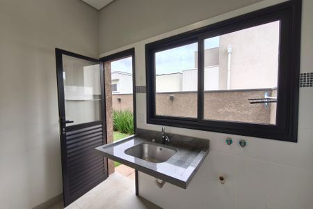 Casa de condomínio para alugar com 210m², 4 quartos e 4 vagas Casa de condomínio para alugar com 210m², 4 quartos e 4 vagasÁrea de Serviço