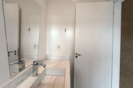 Casa de condomínio para alugar com 210m², 4 quartos e 4 vagas Casa de condomínio para alugar com 210m², 4 quartos e 4 vagasBanheiro Suíte 2