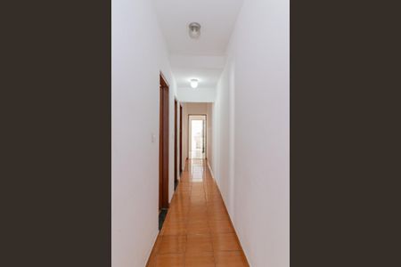 Casa à venda com 200m², 2 quartos e 2 vagasCorredor