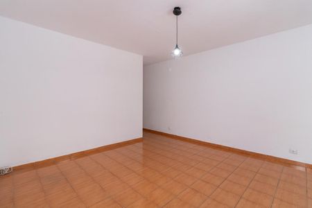 Casa à venda com 200m², 2 quartos e 2 vagasSala