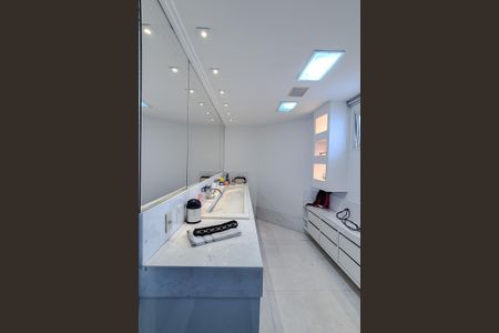 Apartamento para alugar com 574m², 4 quartos e 8 vagasBanheiro da Suíte 1