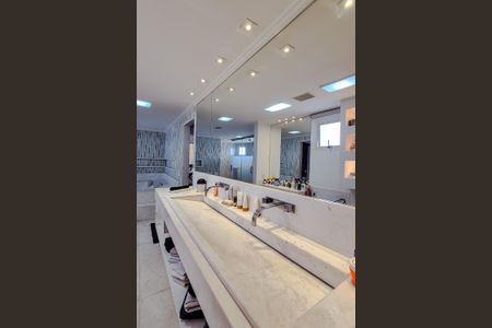 Apartamento para alugar com 574m², 4 quartos e 8 vagasBanheiro da Suíte 1