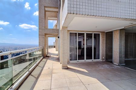 Apartamento para alugar com 574m², 4 quartos e 8 vagasÁrea externa